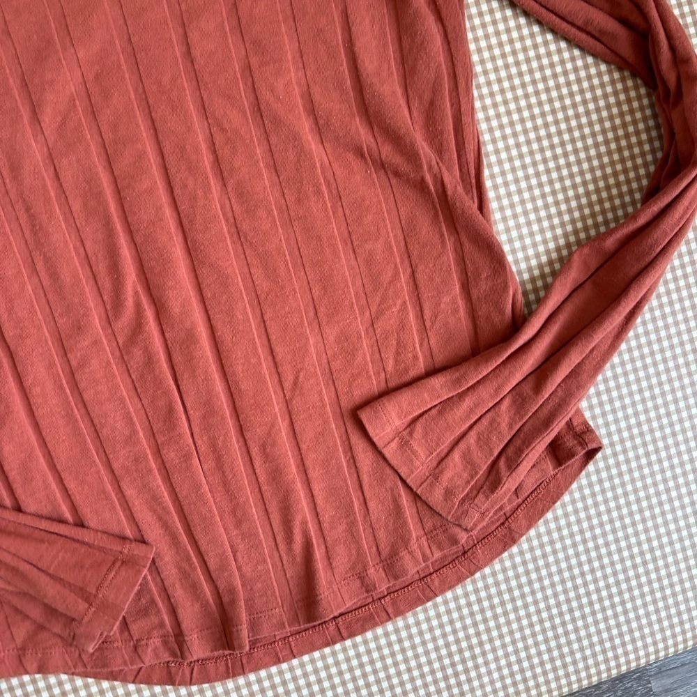 Pink Republic long sleeve basic top. Size Small - Picture 6 of 12